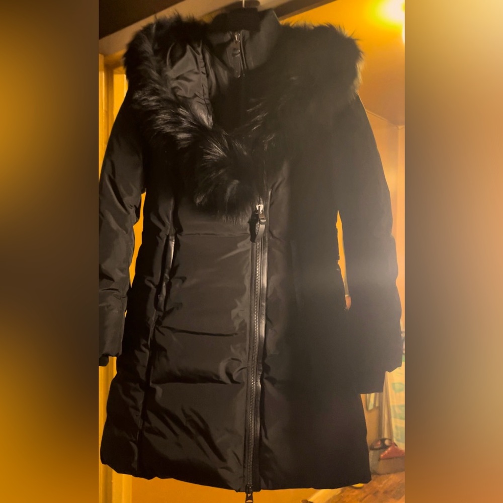 MACKAGE KAY DOWN COAT WITH BLUE FOX FUR SIGNATURE MACKAGE COLLAR - Med.